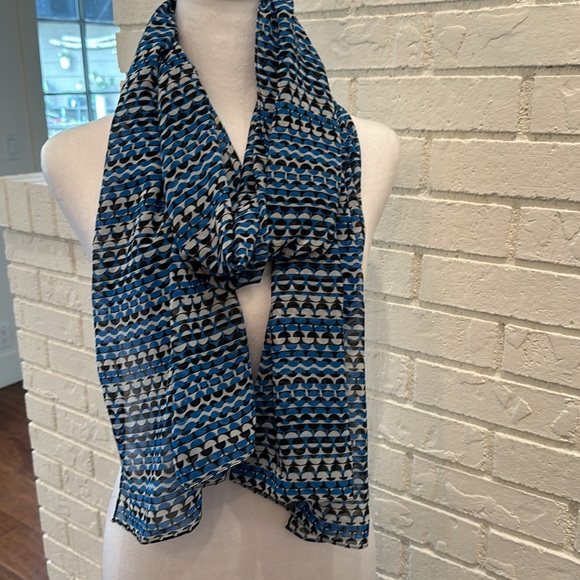 Calvin Klein Scarf - Picture 2 of 11